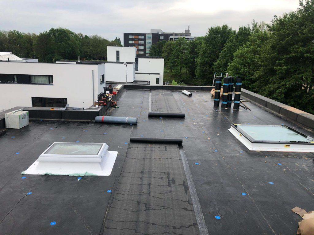 Plat dak project van B&M Dak-Totaal