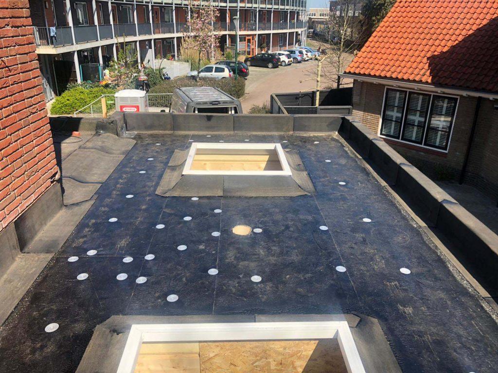 Plat dak project van B&M Dak-Totaal